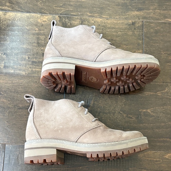 Timberland women’s Brown Chukka Boots - Picture 2 of 7